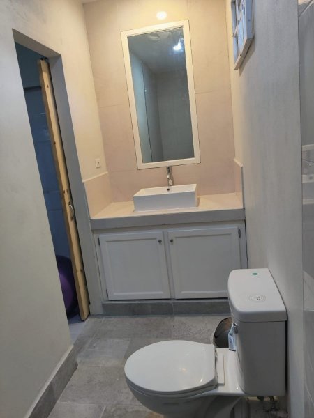Entrance from bedroom 3 (en-suite)